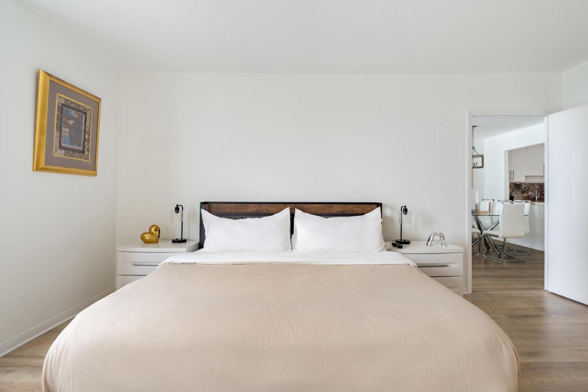 1 Bedroom Private Residence At Roney Palace -804, Miami Beach